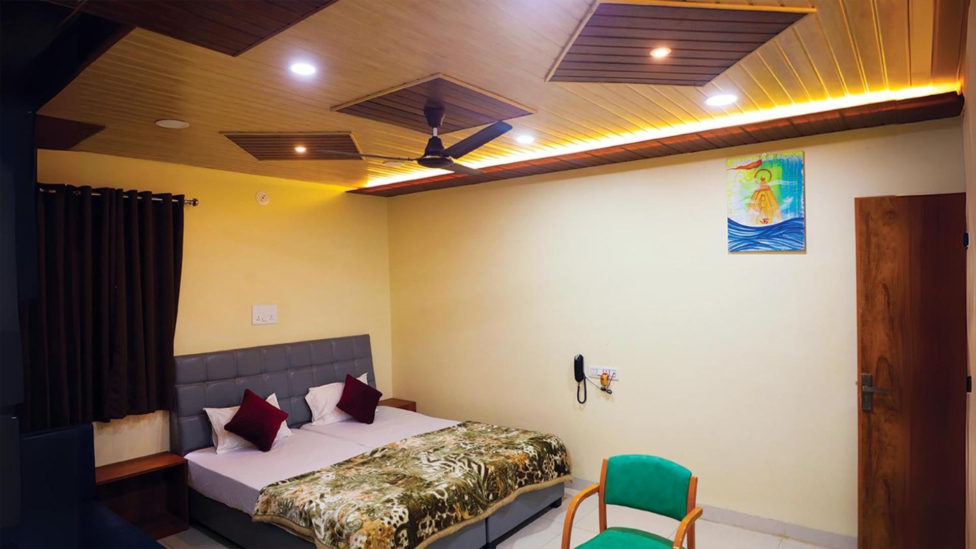 Shri Shiv Ganga Bhakt Niwas Hotel อุจเจน ภายนอก รูปภาพ